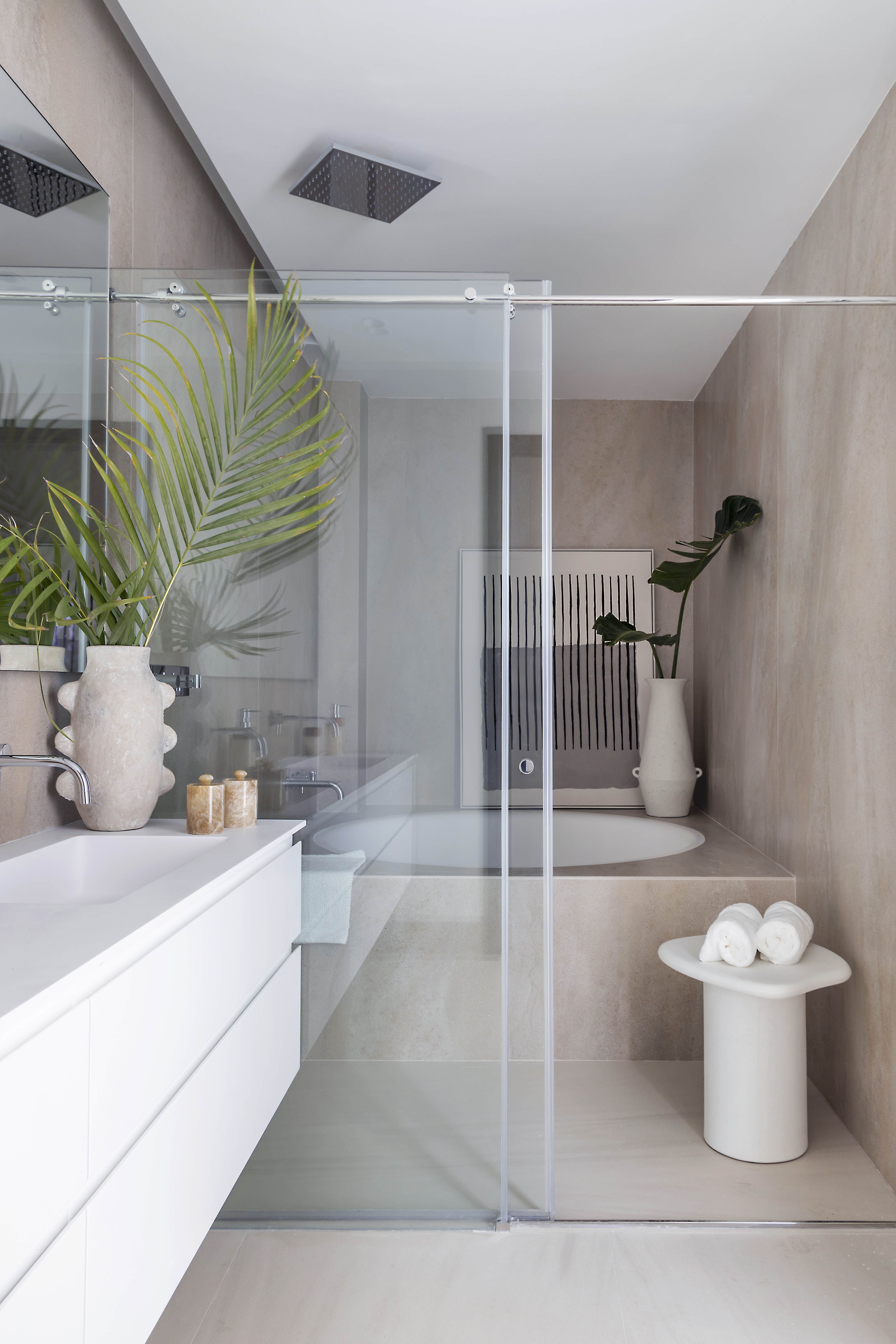 The Sapphire - Apartment 1C - Image 26